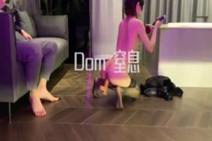 推特DOM-窒息咖啡店女老闆反差婊子sub在主人面前極度淫賤表演自慰插逼