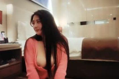 探花91論壇著名圈主張總把豐滿大胸巨乳美女SM了啪啪第