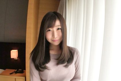 SIRO4049 【第一槍】【美臀巴士攻略】充滿魅力感的美臀巴士攻略。如果你移動丁字褲並將其插入充滿愛情汁液的地方……素人應徵者，第一次AV拍攝125（Yirin）。